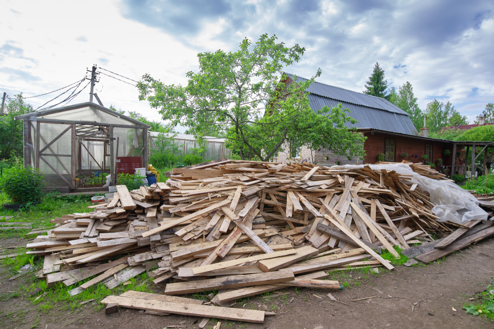 Pile,Of,Planks,After,Renovation,Of,Building.,Heap,Of,Broken
